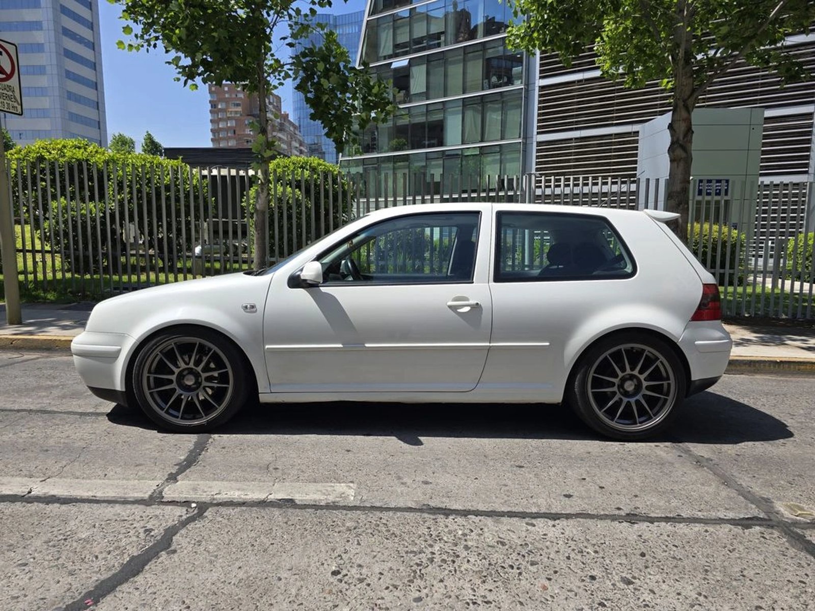 Volkswagen GOLF 2002 - Imagen 11 de 20
