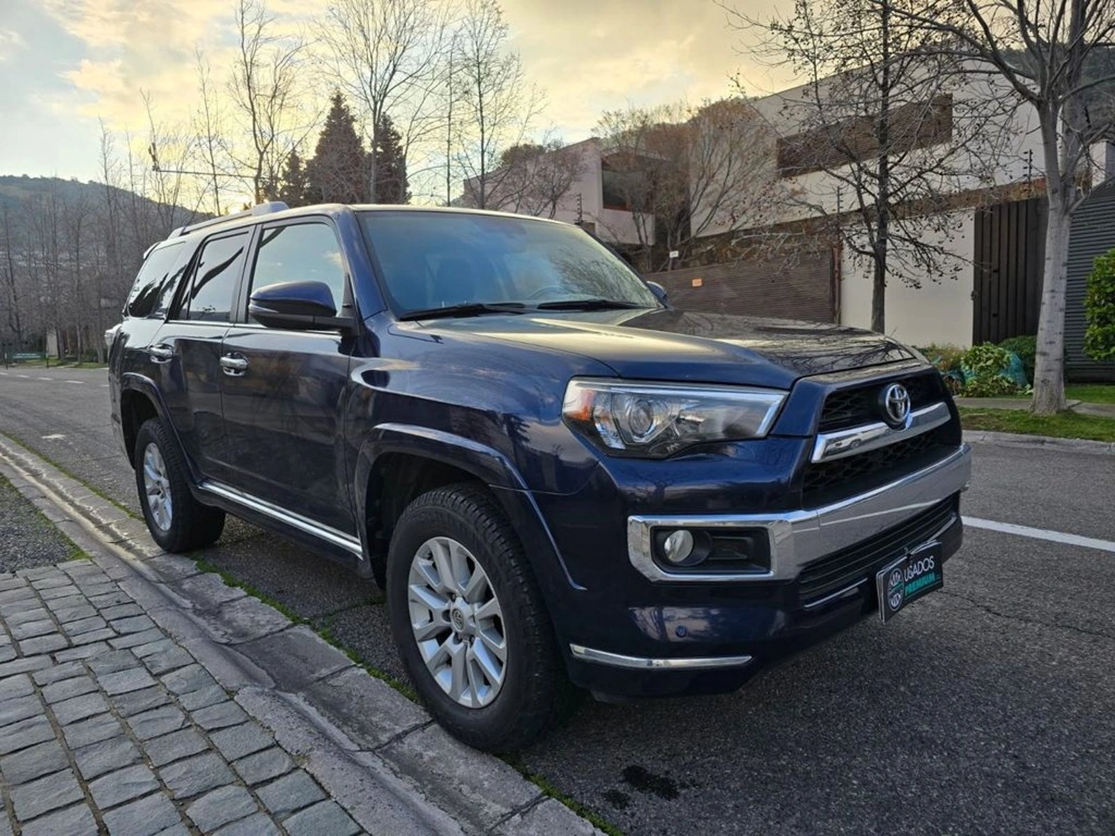 Toyota 4RUNNER 2017 - Imagen 3 de 19