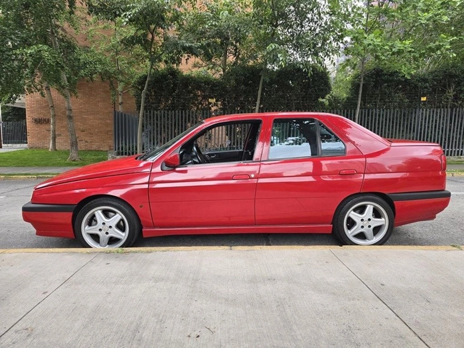 Alfa Romeo 155 1997 - Foto 5 de 20