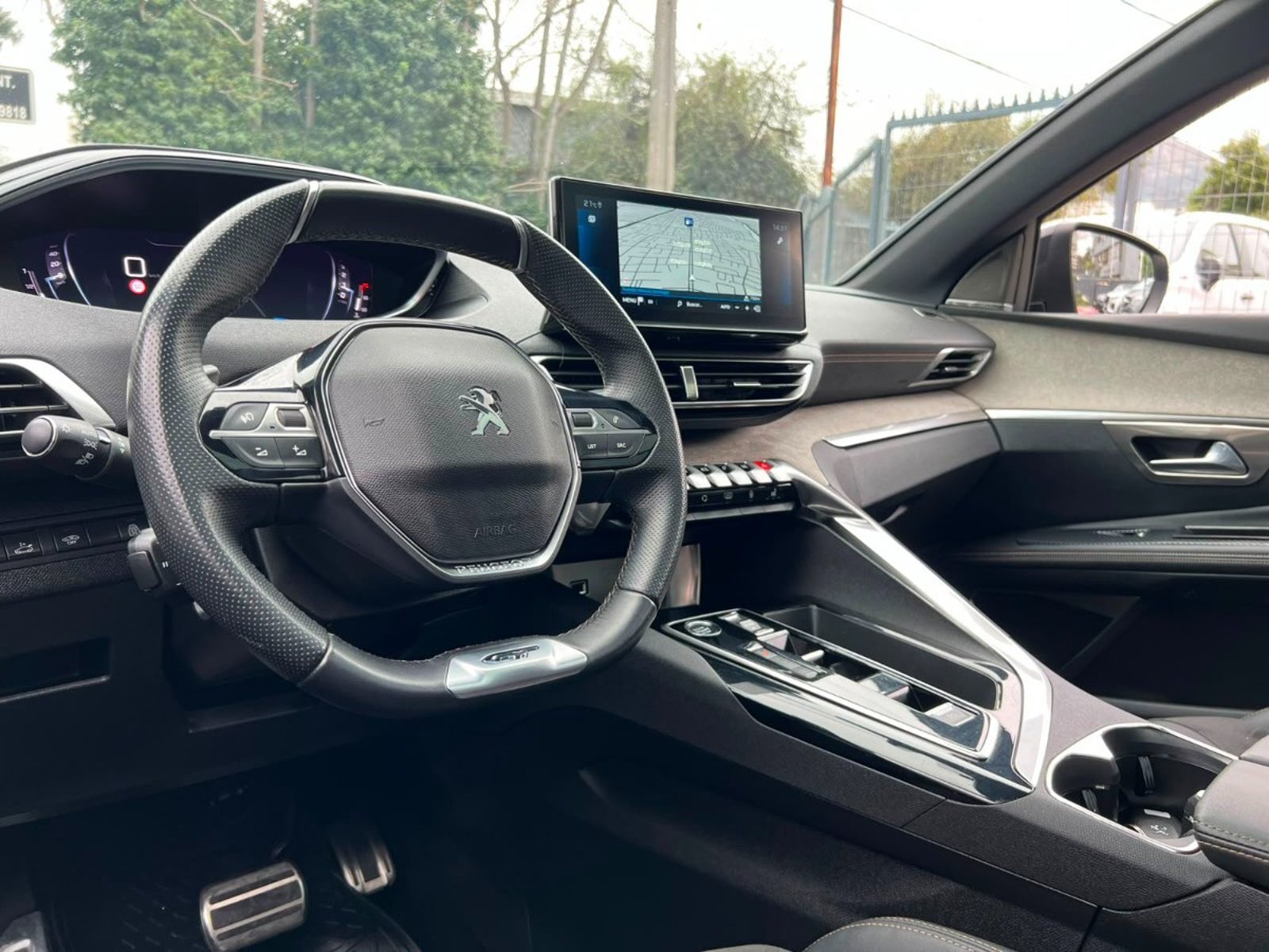 Peugeot 5008 GT BLACK PACK 1.5 HDI 2024 - Imagen 9 de 10