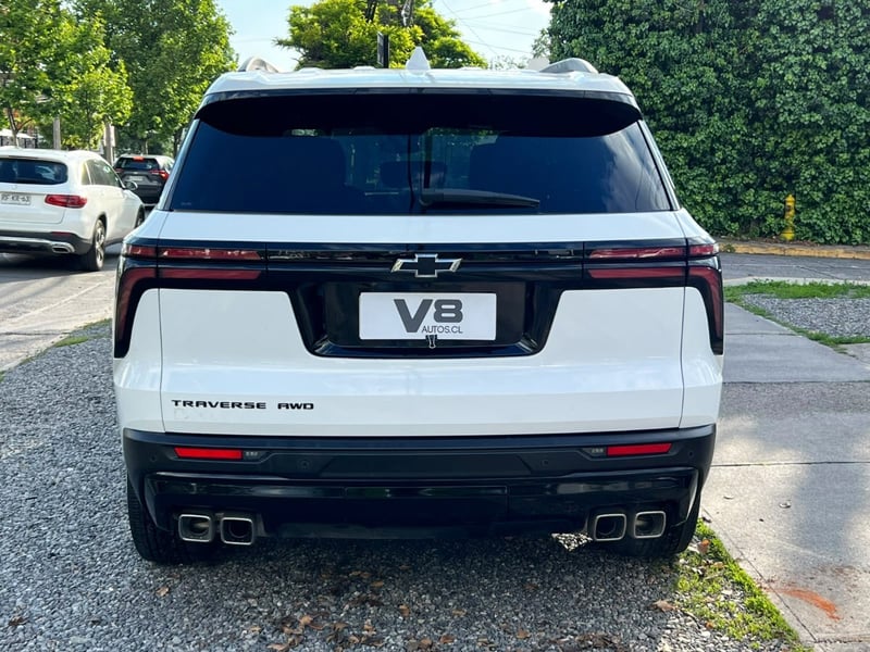 Chevrolet TRAVERSE MIDNIGHT 2.5 AWD 2026 - Imagen 5 de 10