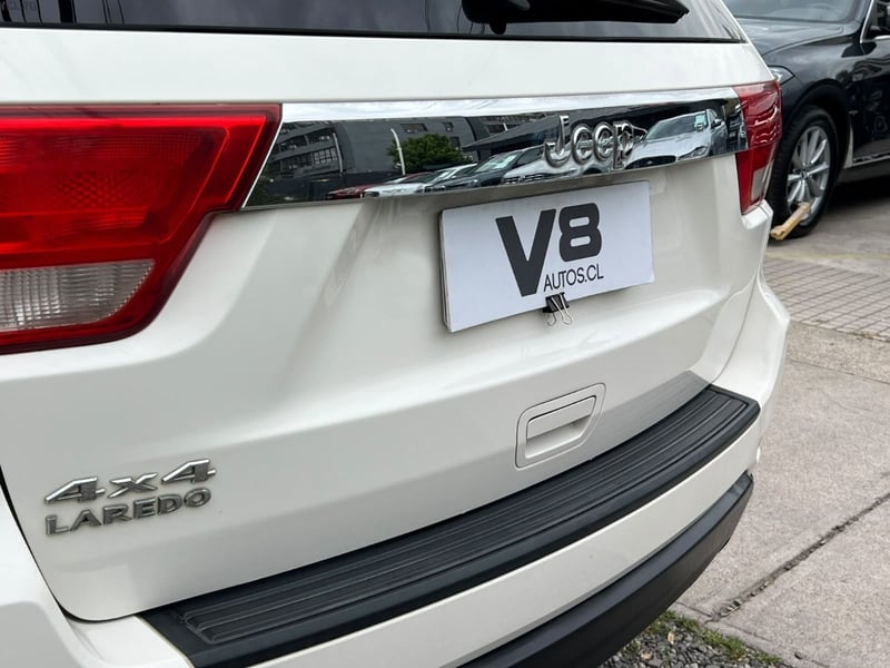 Jeep GRAND CHEROKEE LAREDO 4x4 2011 - Imagen 7 de 10