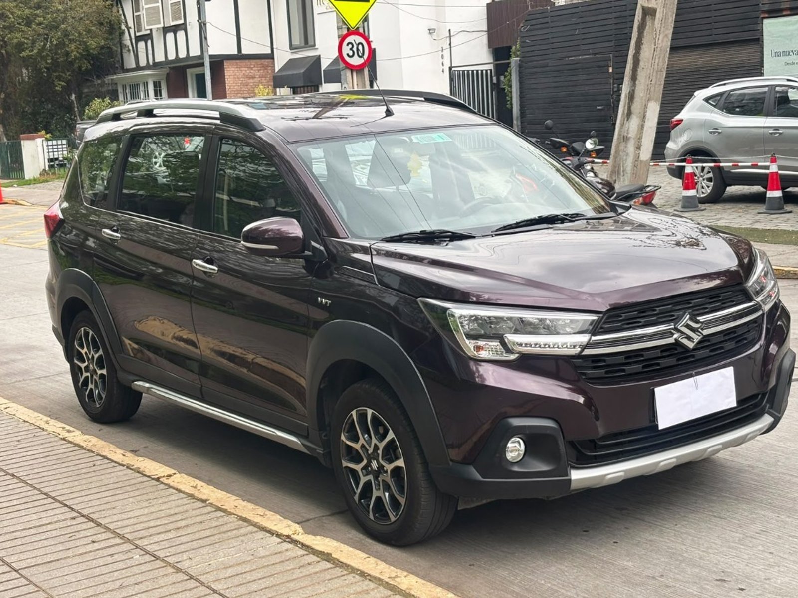 Suzuki XL7 1.5 AT 2022 - Foto 3 de 10