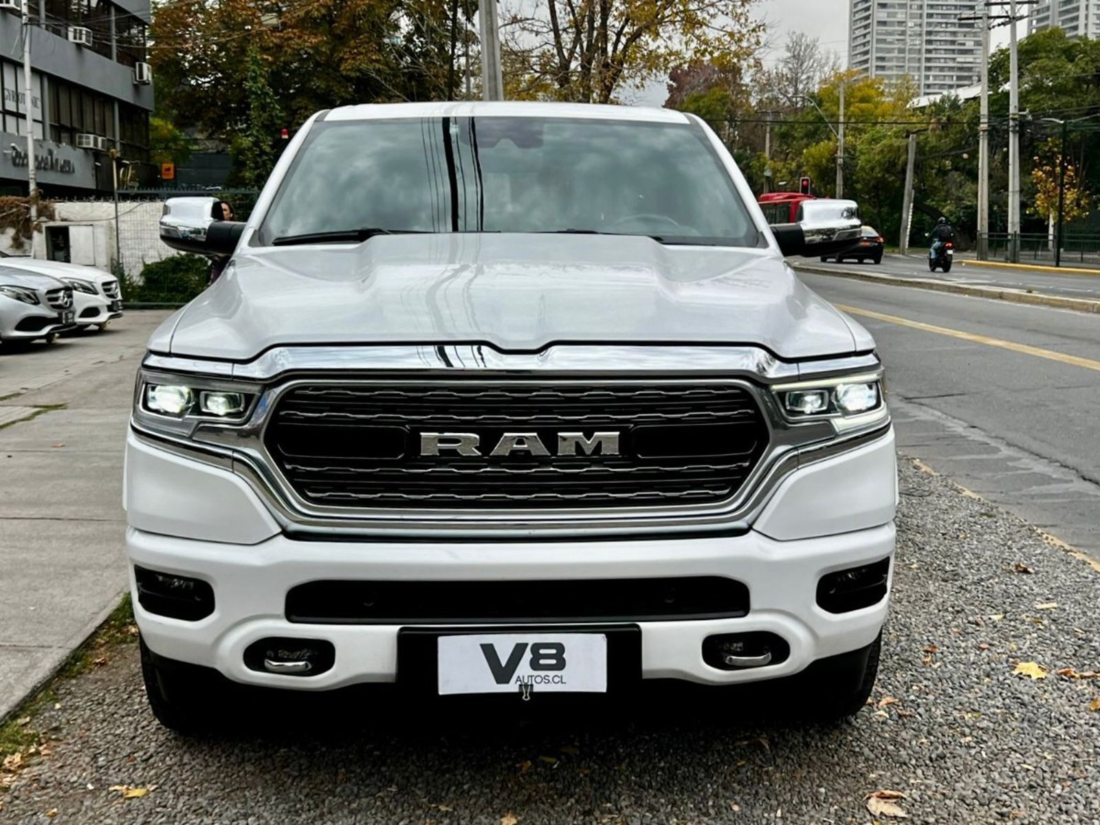 RAM 1500 LIMITED 5.7 2024 - Foto 2 de 10