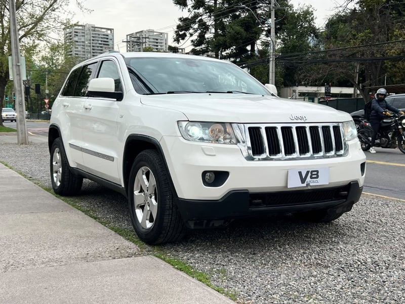 Jeep GRAND CHEROKEE LAREDO 4x4 2011 - Imagen 3 de 10