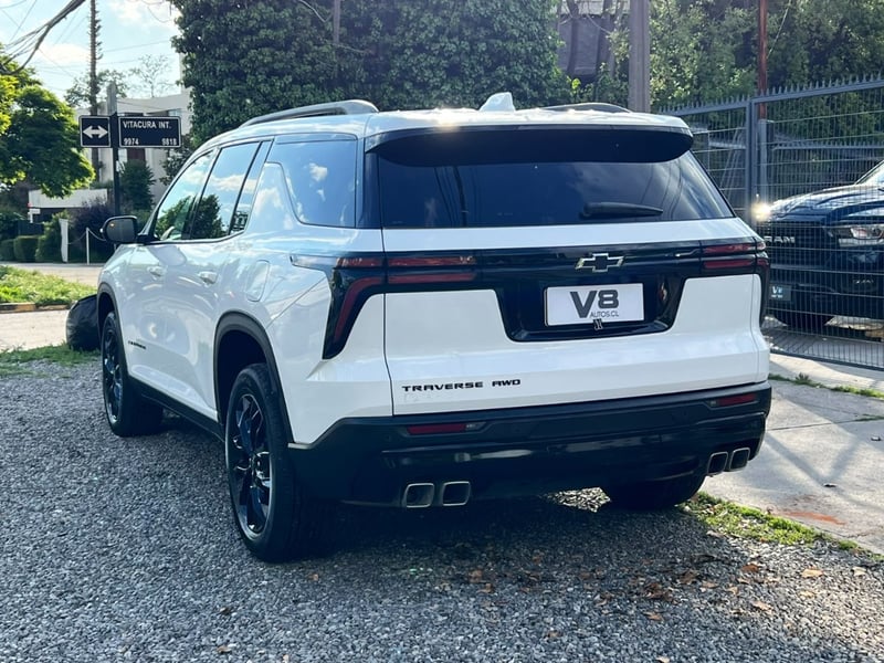 Chevrolet TRAVERSE MIDNIGHT 2.5 AWD 2026 - Imagen 6 de 10