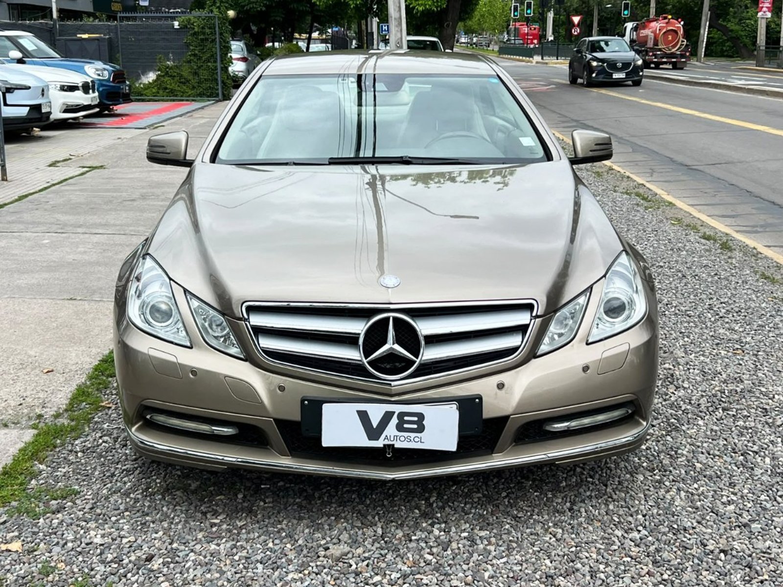 Mercedes-Benz E250 COUPE 2011 - Foto 2 de 10