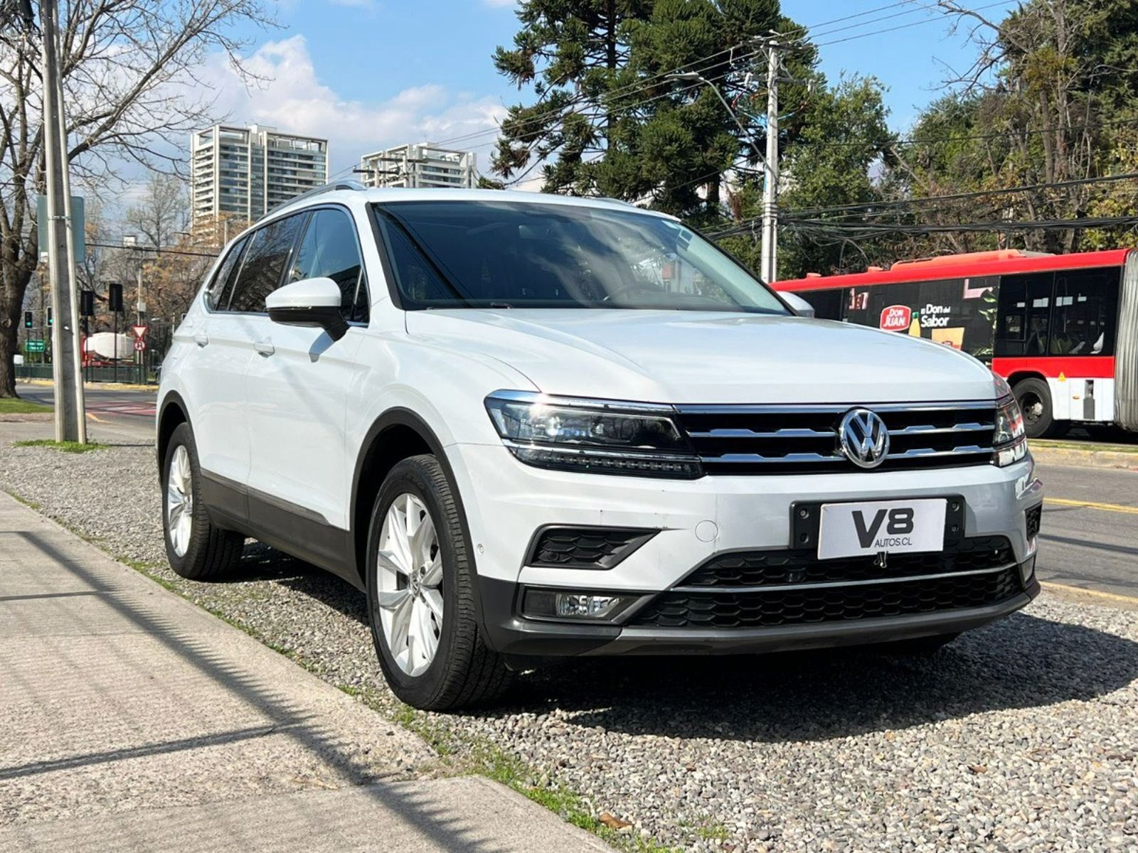 Volkswagen TIGUAN 2.0 TSI 4MOTION 2018 - Imagen 3 de 10