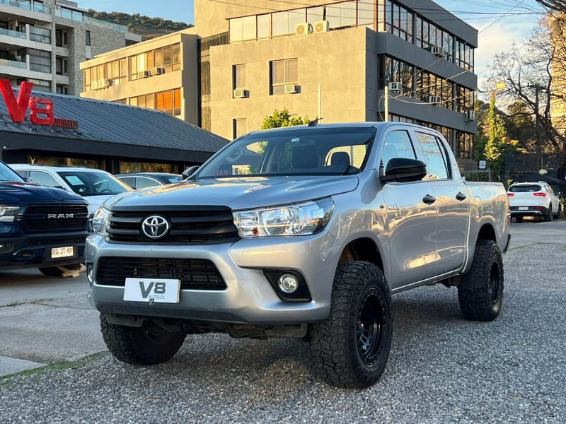 Toyota HILUX DX 2.4 MT 4x4 2023