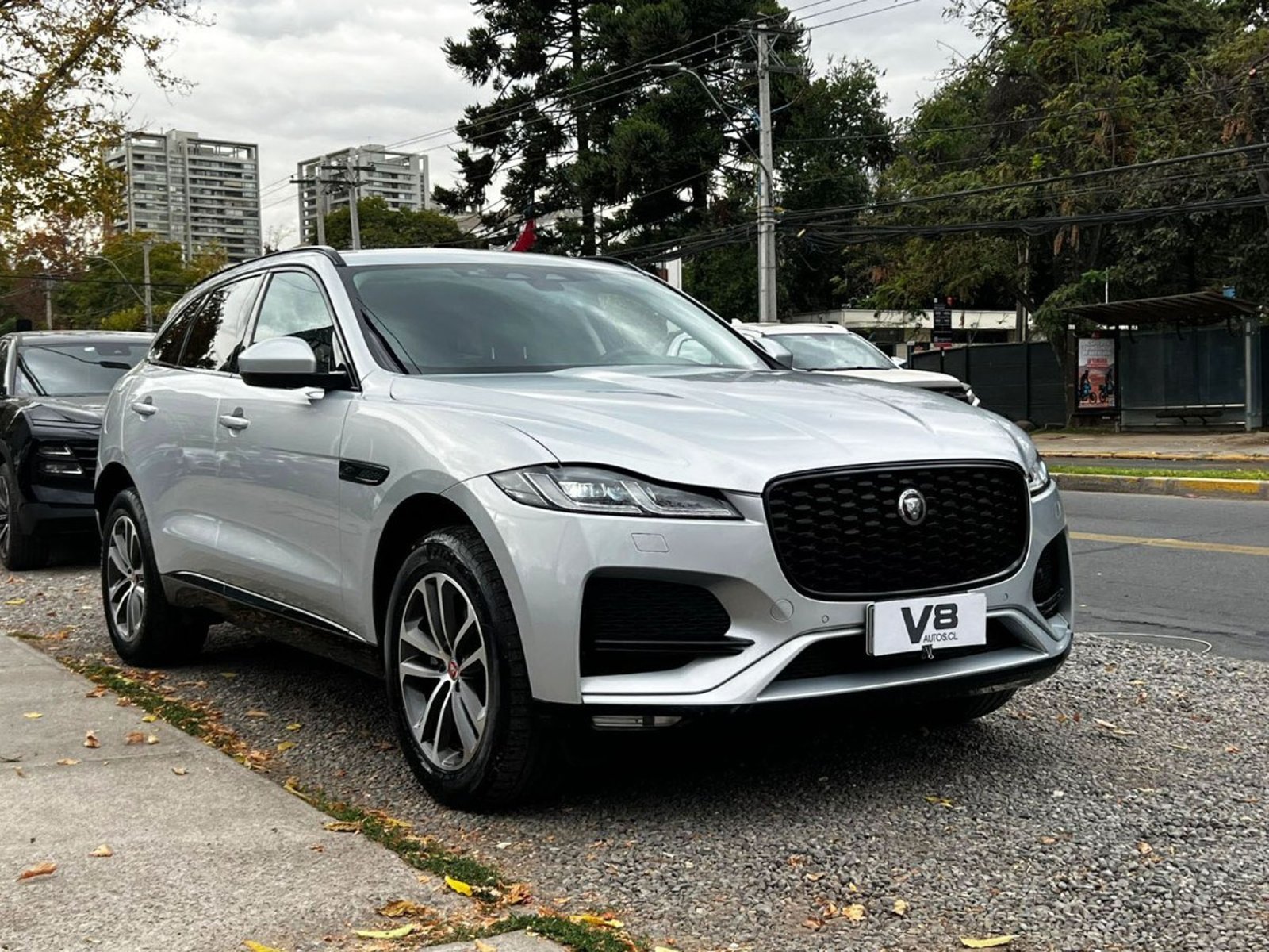 Jaguar F-PACE DYNAMIC 2.0 DIESEL AWD 2022 - Foto 3 de 10