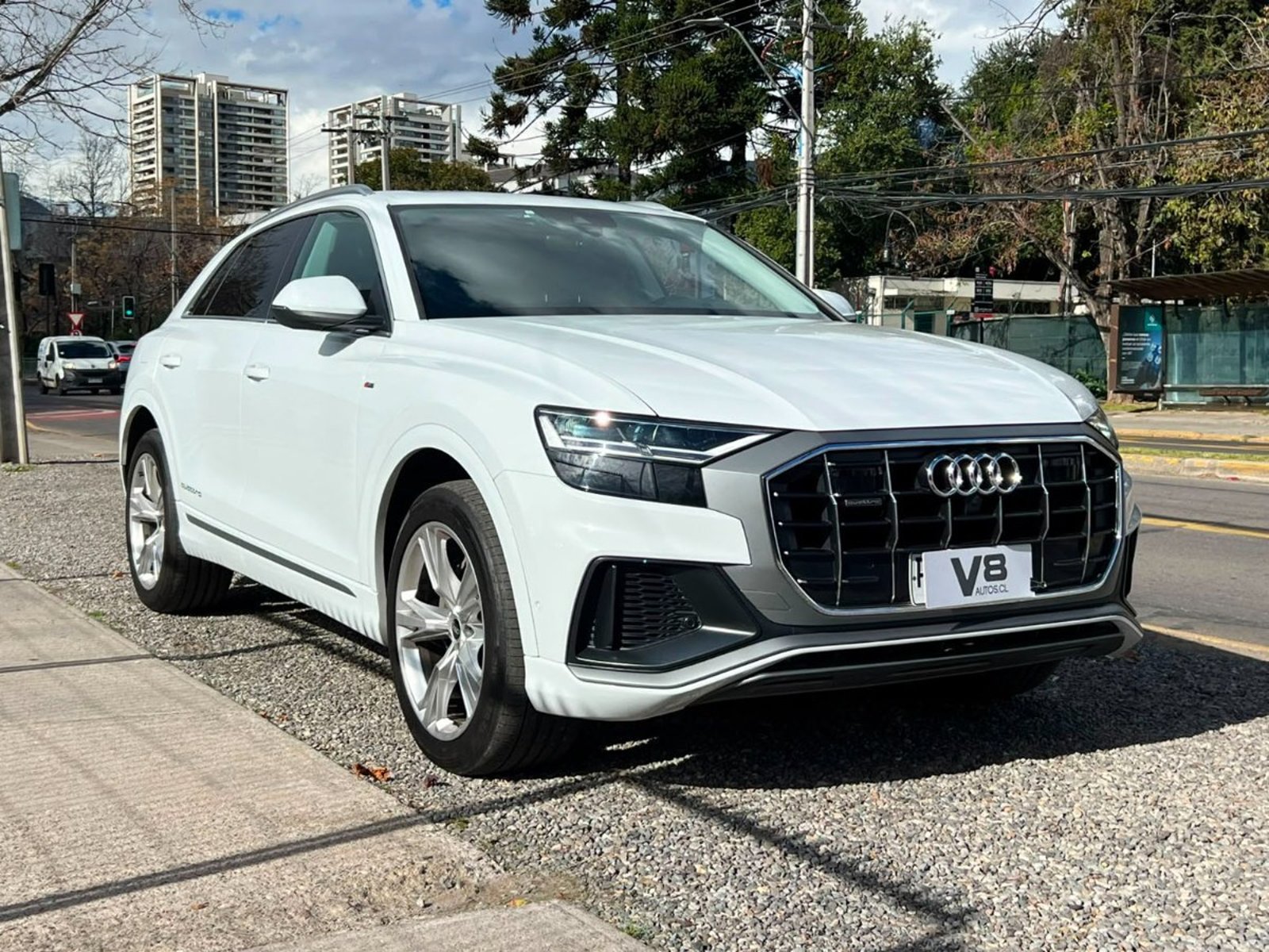 Audi Q8 55 TFSI S LINE QUATTRO 2021 - Foto 3 de 9
