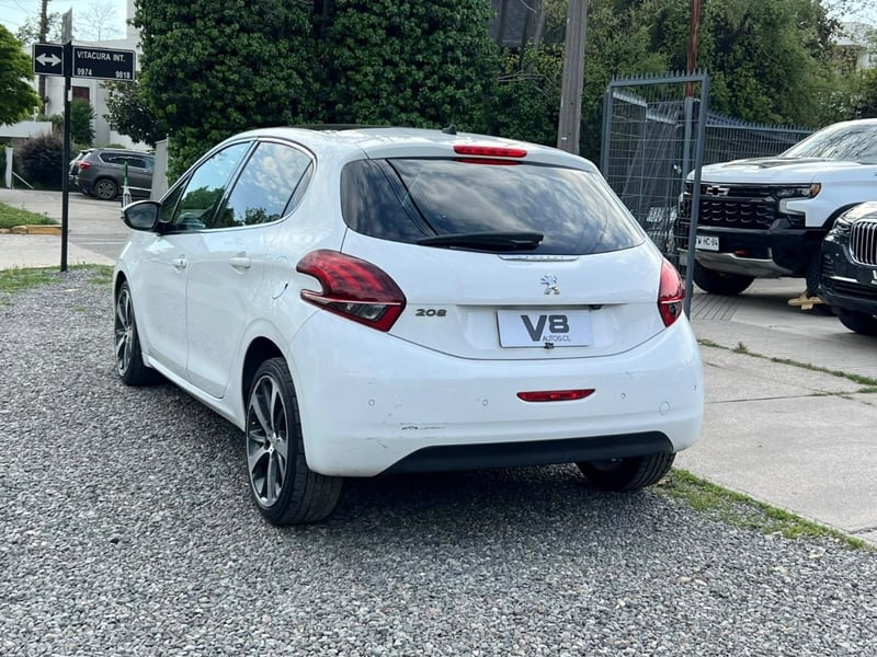 Peugeot 208 ALLURE 1.6 HDI MT 2018 - Imagen 6 de 10