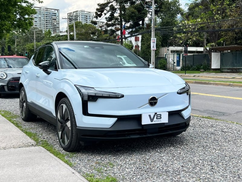 Volvo EX30 PLUS 2025 - Imagen 3 de 10