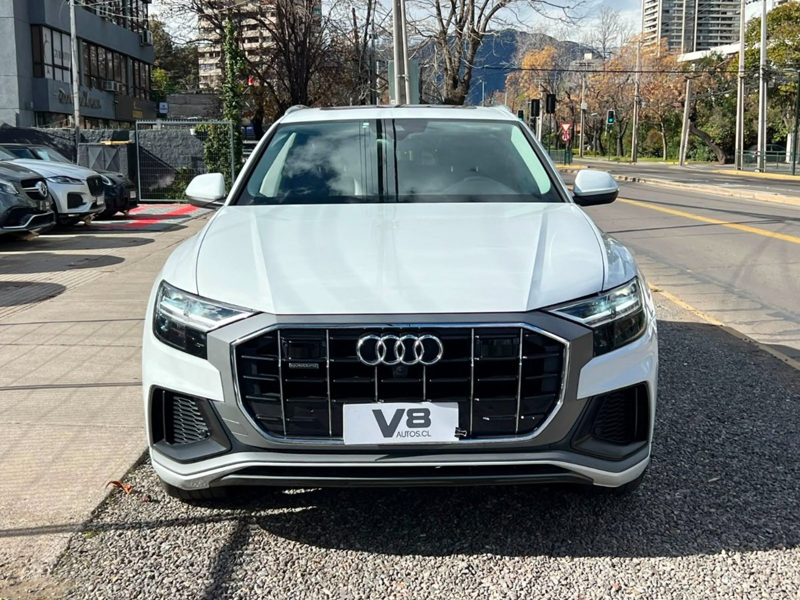 Audi Q8 55 TFSI S LINE QUATTRO 2021 - Foto 2 de 9