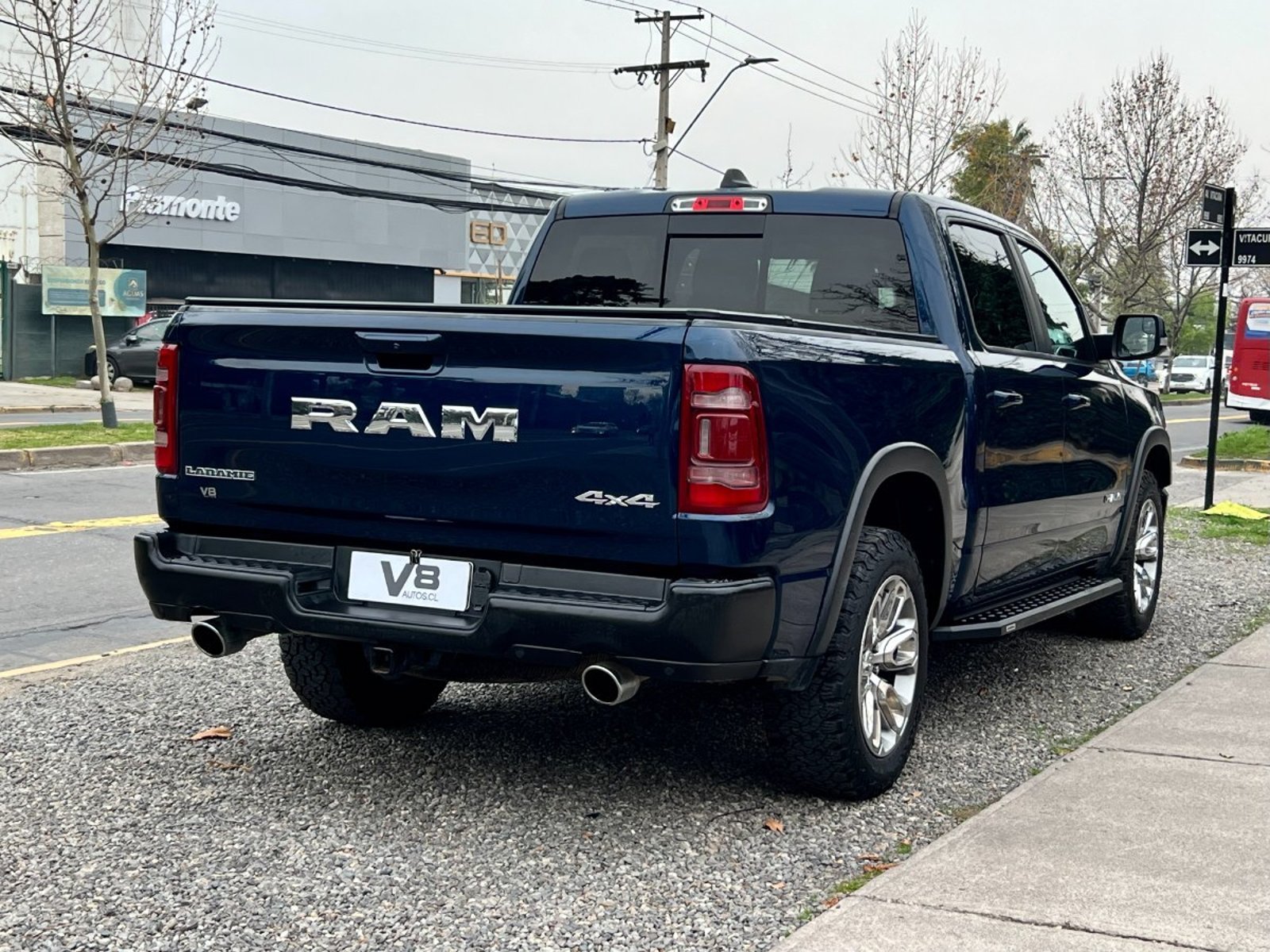 RAM 1500 LARAMIE 5.7 2022 - Foto 4 de 10