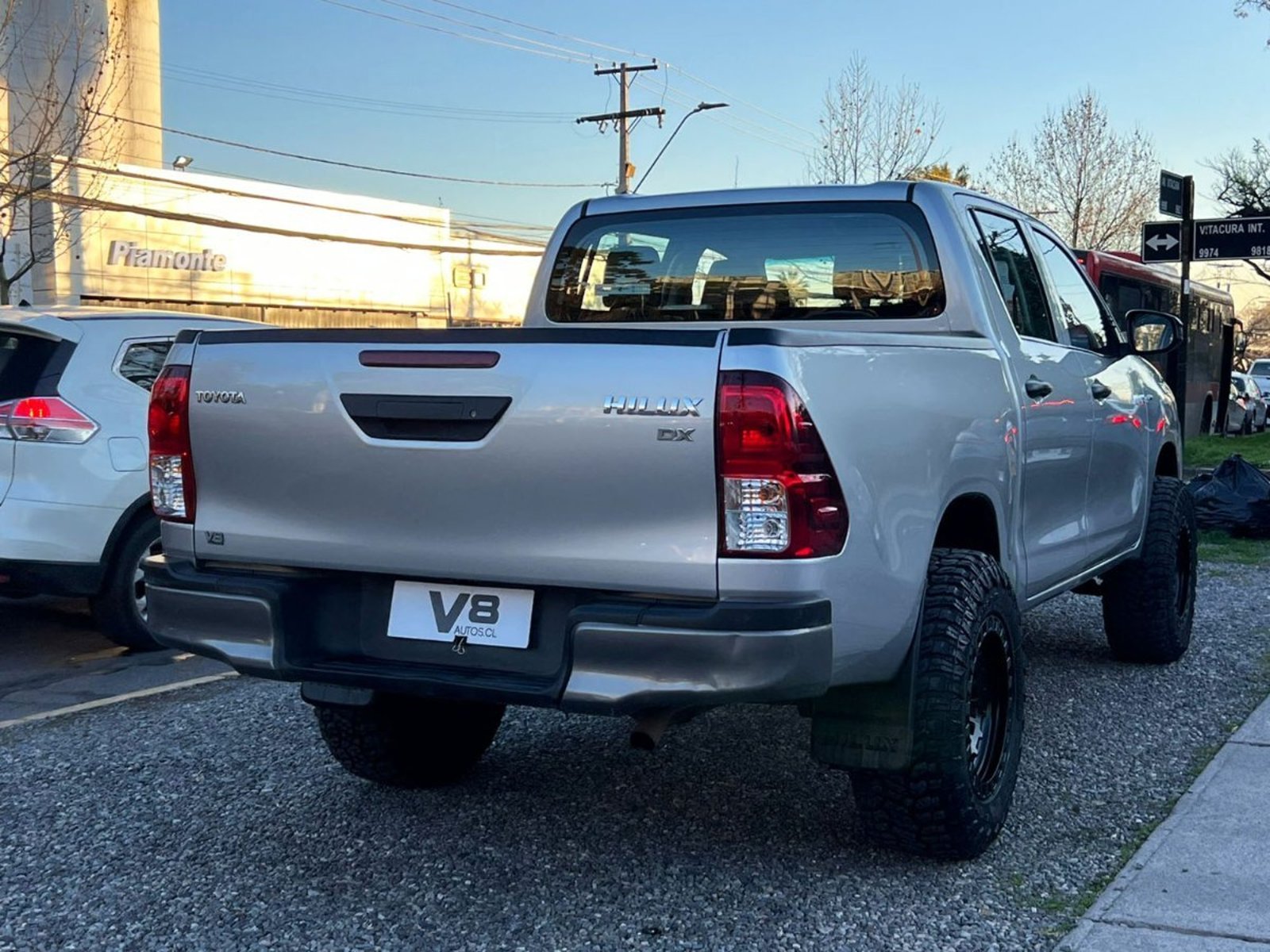 Toyota HILUX DX 2.4 MT 4x4 2023 - Imagen 4 de 10