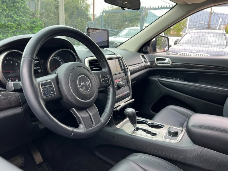 Jeep GRAND CHEROKEE LAREDO 4x4 2011 - Imagen 9 de 10