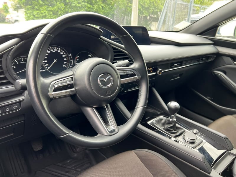 Mazda 3 SPORT 2.0 MT 2023 - Imagen 8 de 10