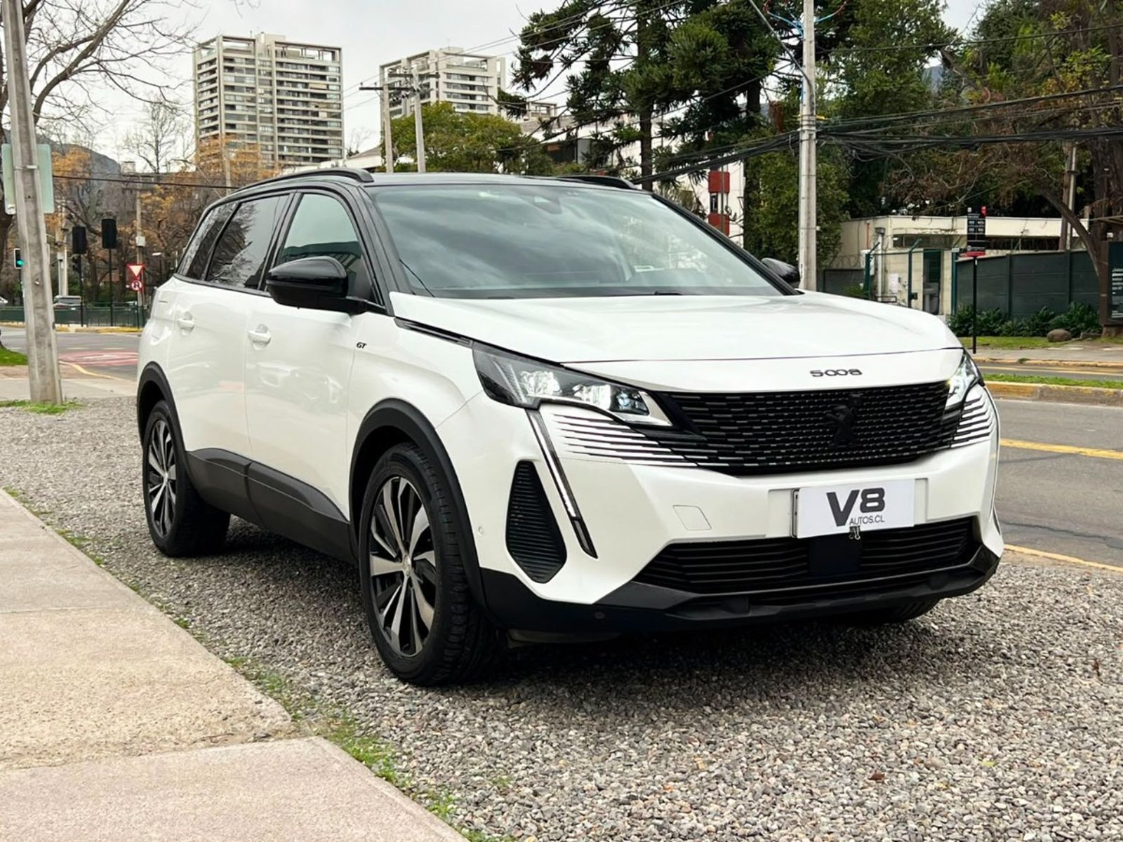 Peugeot 5008 GT BLACK PACK 1.5 HDI 2024 - Foto 3 de 10