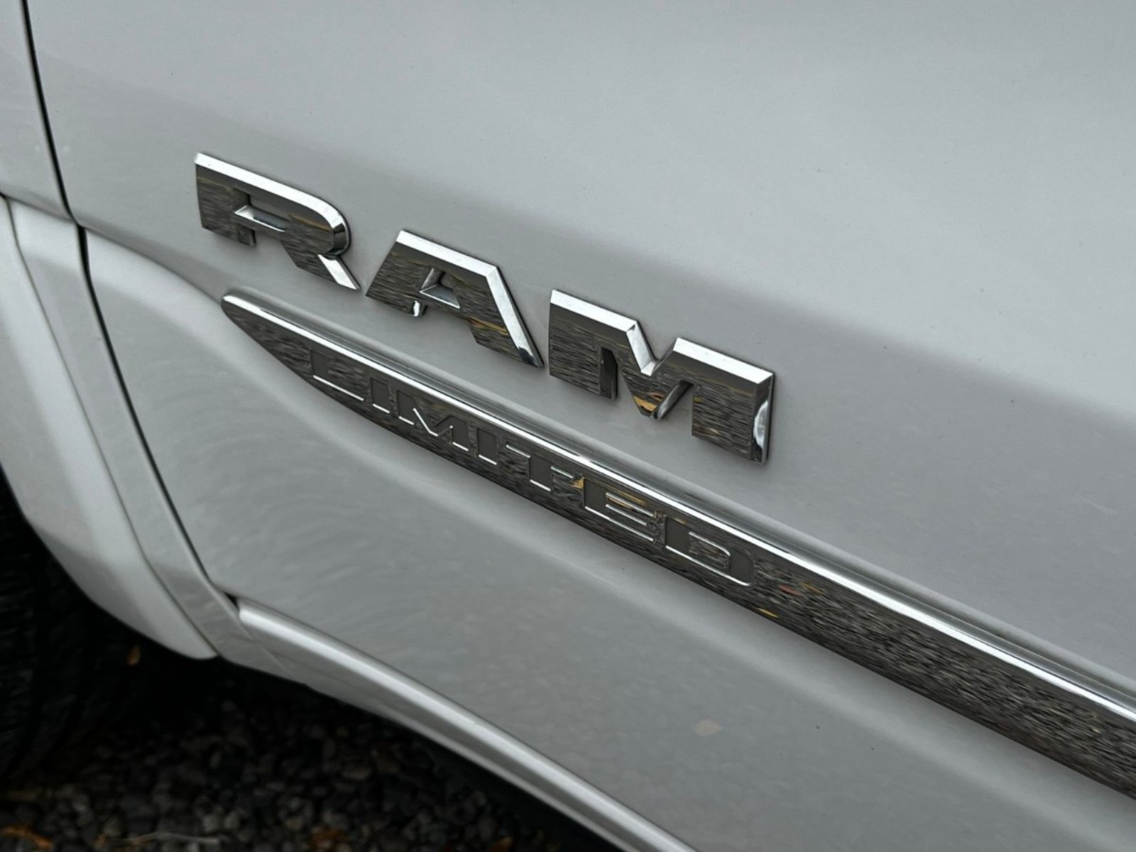 RAM 1500 LIMITED 5.7 2024 - Imagen 8 de 10