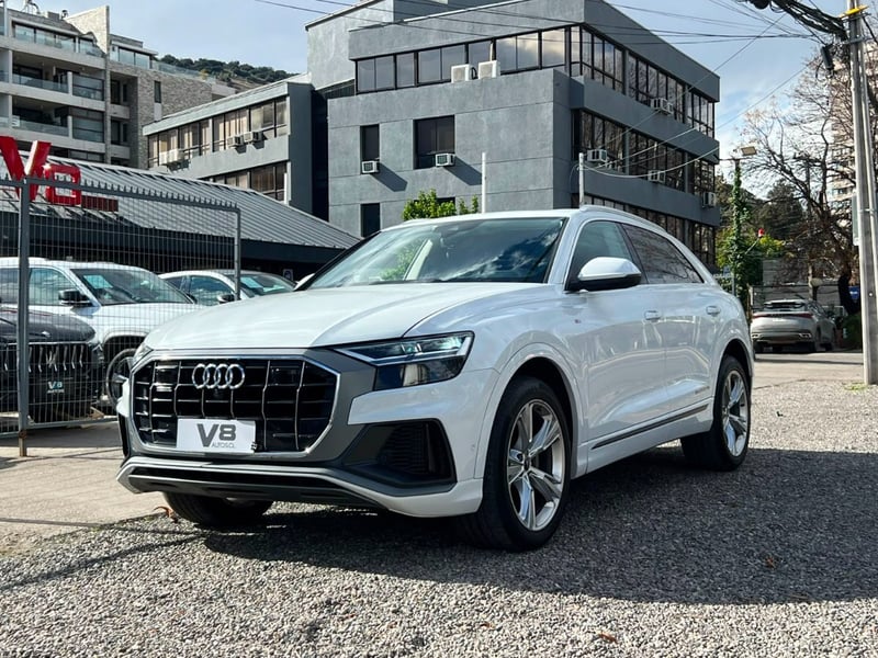 Audi Q8 55 TFSI S LINE QUATTRO 2021
