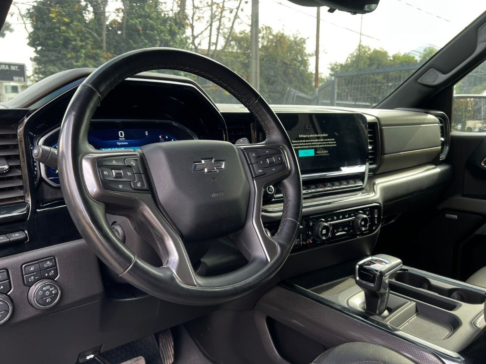 Chevrolet SILVERADO ZR2 2025 - Imagen 9 de 10