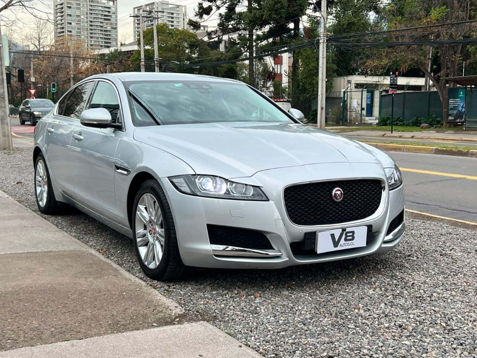 Jaguar XF PURE 25T AWD 2016 - Foto 3 de 10