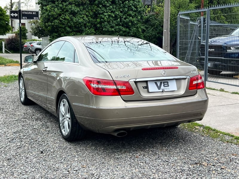Mercedes-Benz E250 COUPE 2011 - Imagen 6 de 10