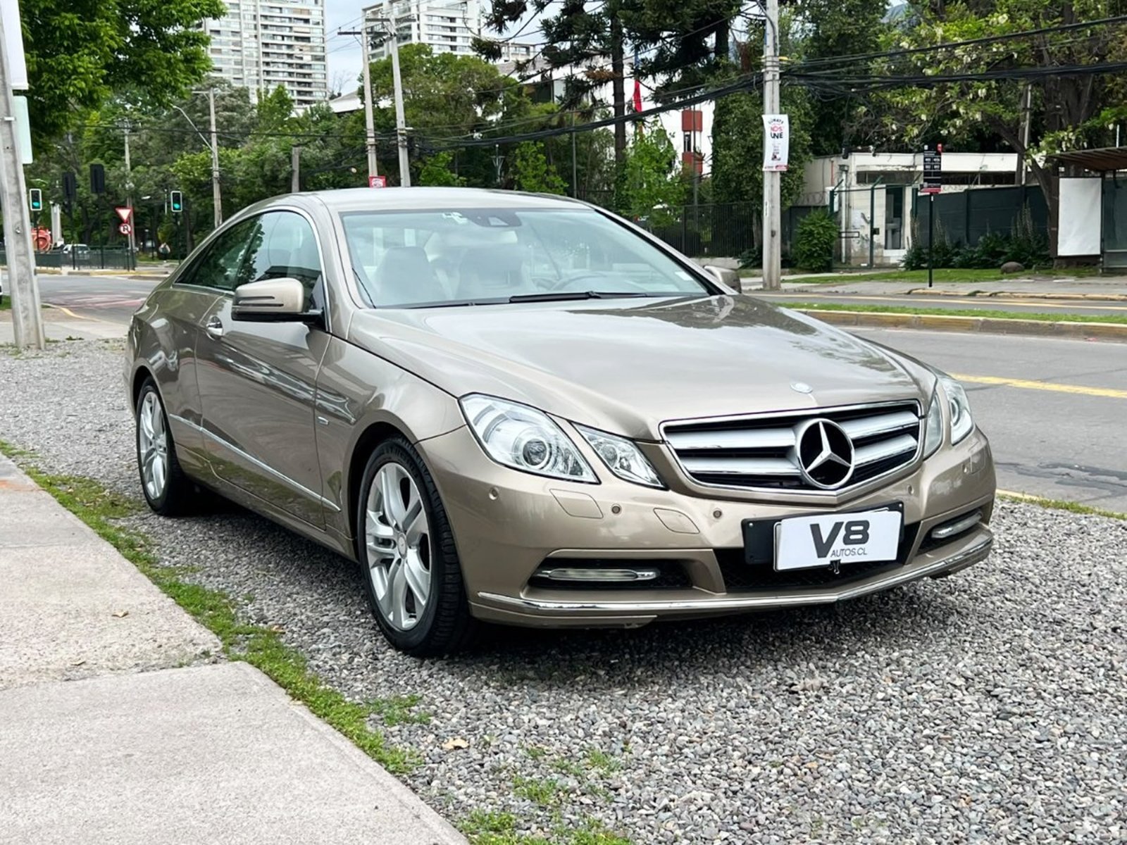 Mercedes-Benz E250 COUPE 2011 - Foto 3 de 10