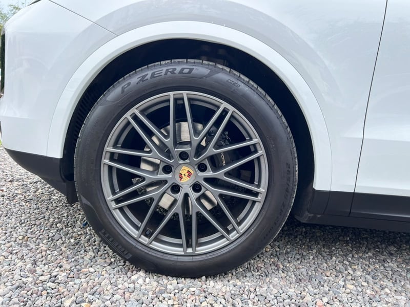 Porsche CAYENNE PLATINUM BLACK EDITION 2025 - Imagen 8 de 10