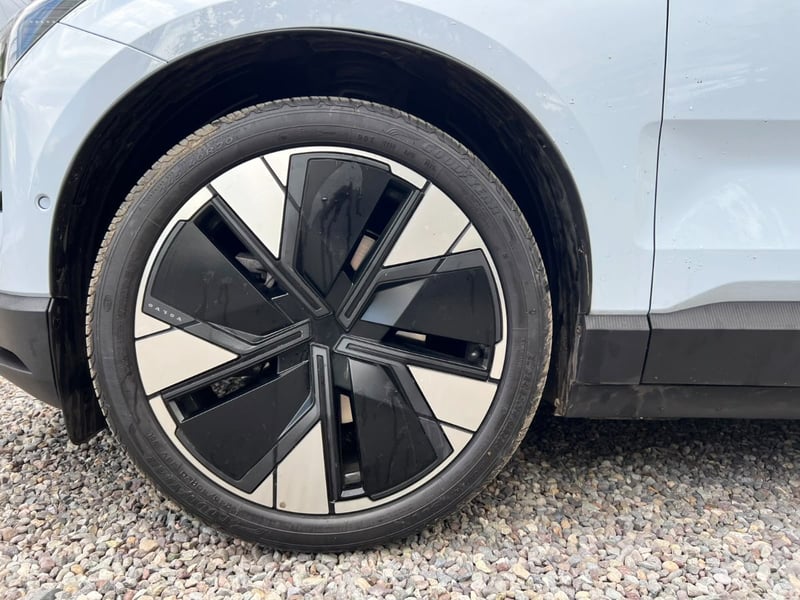Volvo EX30 PLUS 2025 - Imagen 8 de 10