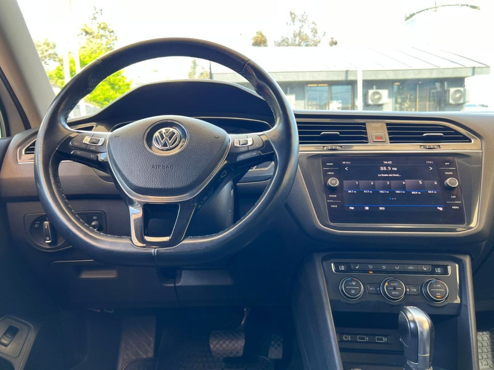Volkswagen TIGUAN 2.0 TSI 4MOTION 2018 - Imagen 10 de 10