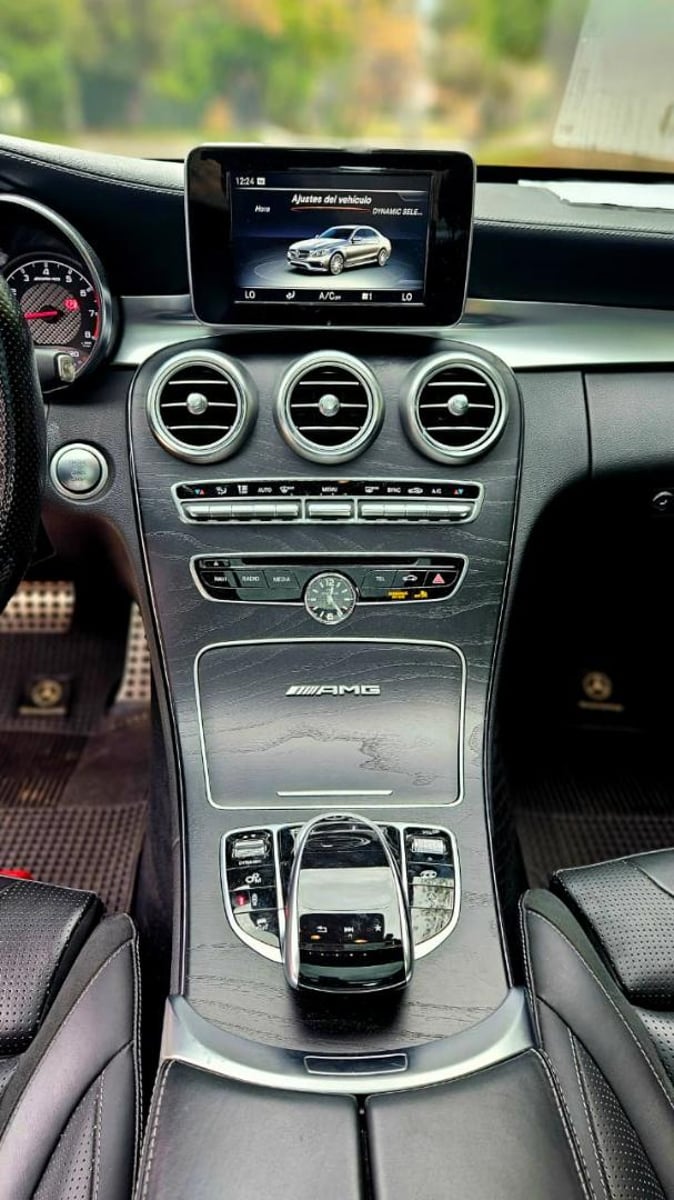 Mercedes-Benz C63 AMG 2018 - Imagen 18 de 19