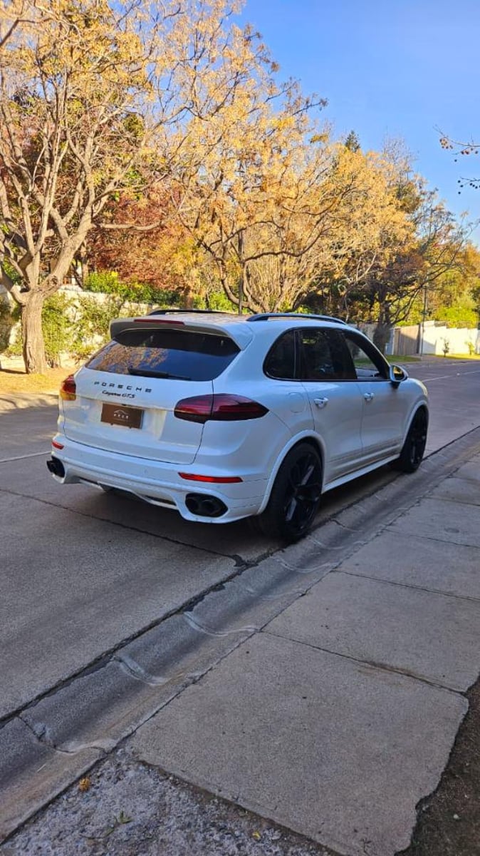 PORSCHE CAYENNE GTS 2016 - Imagen 10 de 20