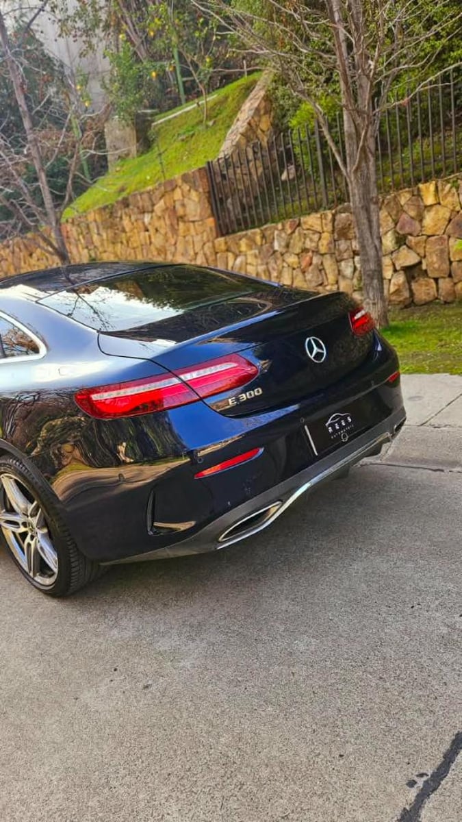 Mercedes-Benz E 300 COUPE 2020 - Imagen 11 de 19