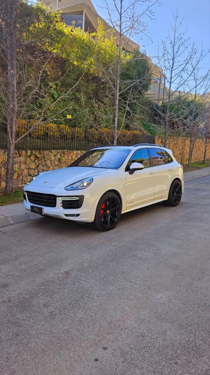 PORSCHE CAYENNE GTS 2016 - Foto 4 de 20