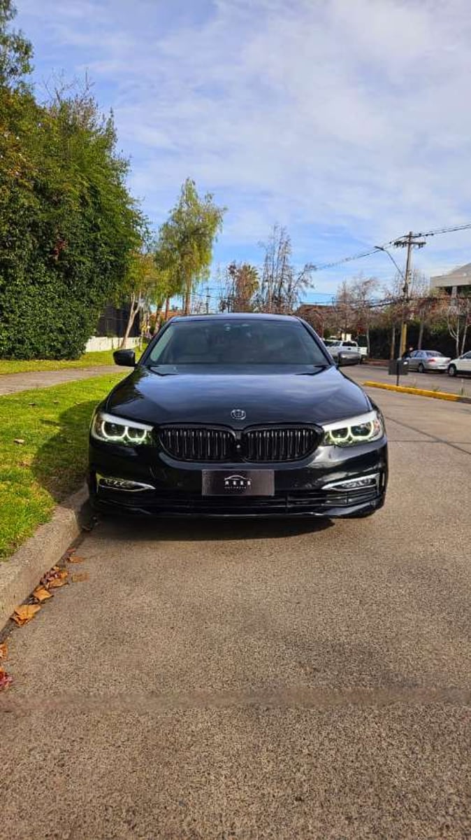 BMW 530 D LUXURY 2019 - Imagen 3 de 17