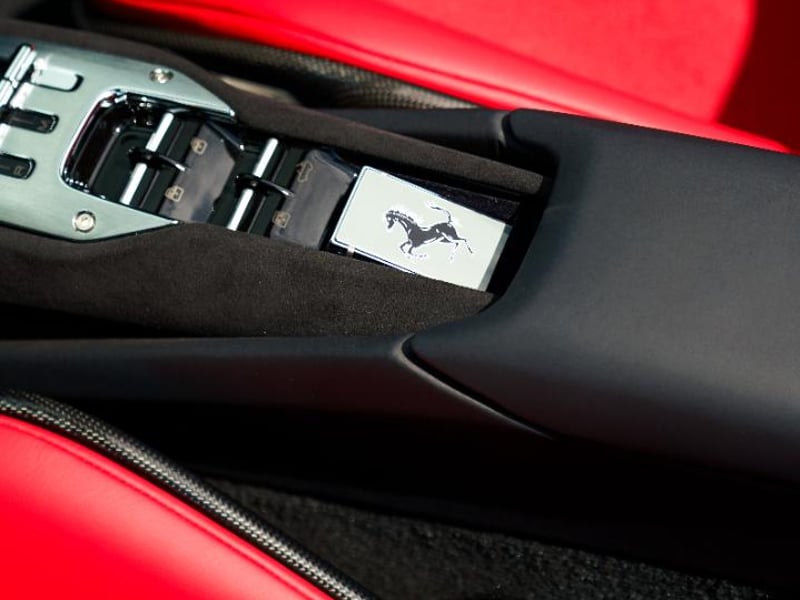 Ferrari 296 GTS HÍBRIDO V6 2026 - Imagen 16 de 20