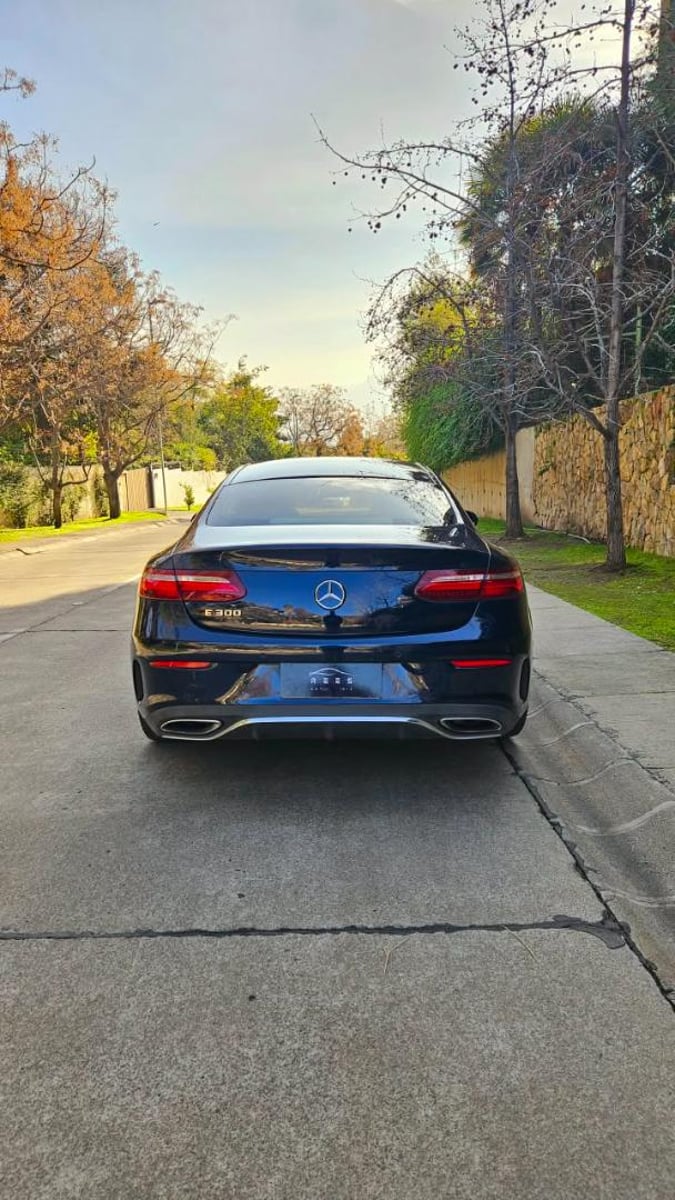 Mercedes-Benz E 300 COUPE 2020 - Imagen 9 de 19