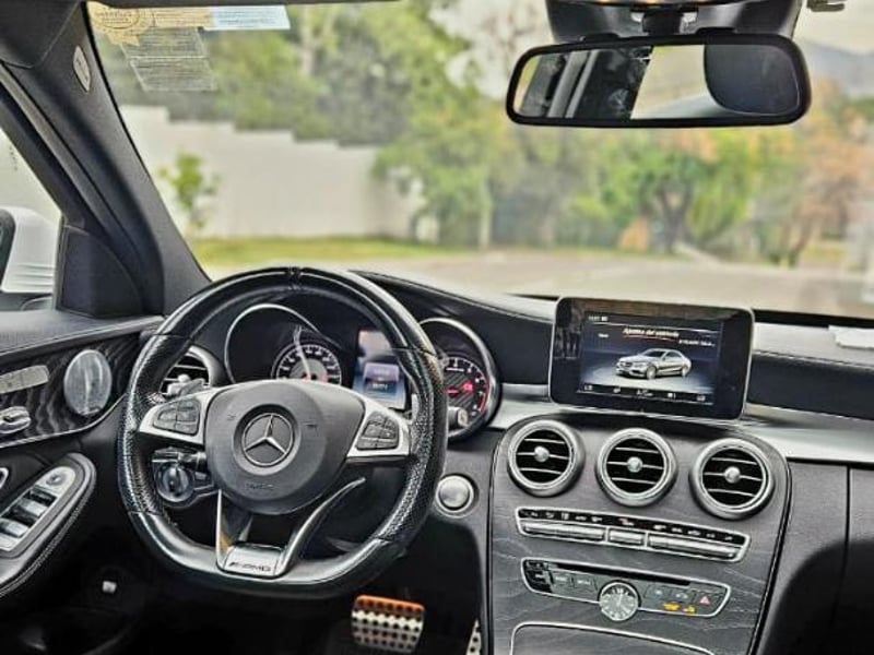 Mercedes-Benz C63 AMG 2018 - Imagen 17 de 19