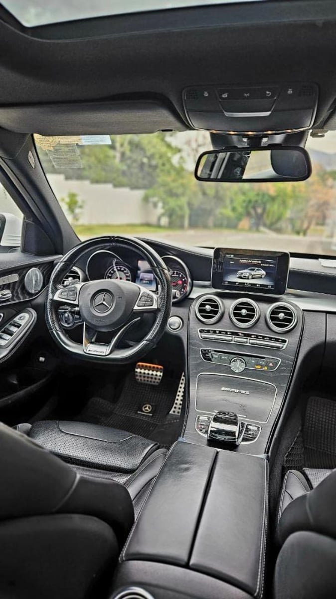 Mercedes-Benz C63 AMG 2018 - Imagen 17 de 19