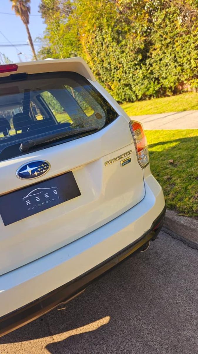 SUBARU FORESTER 2.0 CVT 2019 - Imagen 8 de 17