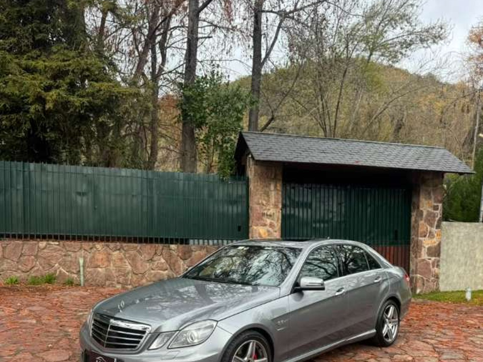 Mercedes-Benz E 63 AMG 2012 - Foto 2 de 20