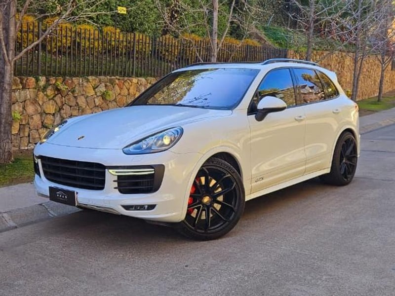 Porsche CAYENNE GTS 2016