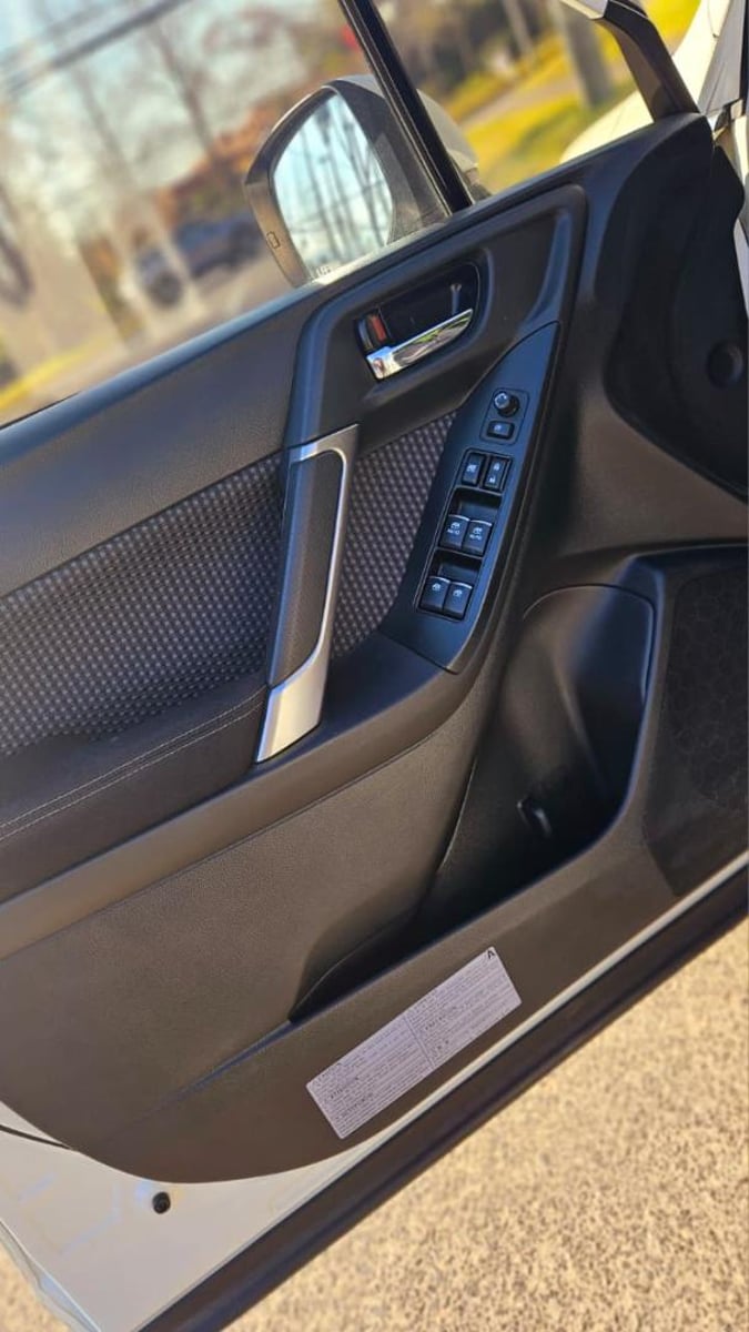 SUBARU FORESTER 2.0 CVT 2019 - Imagen 11 de 17