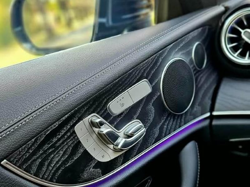 Mercedes-Benz E 300 COUPE 2020 - Imagen 19 de 19