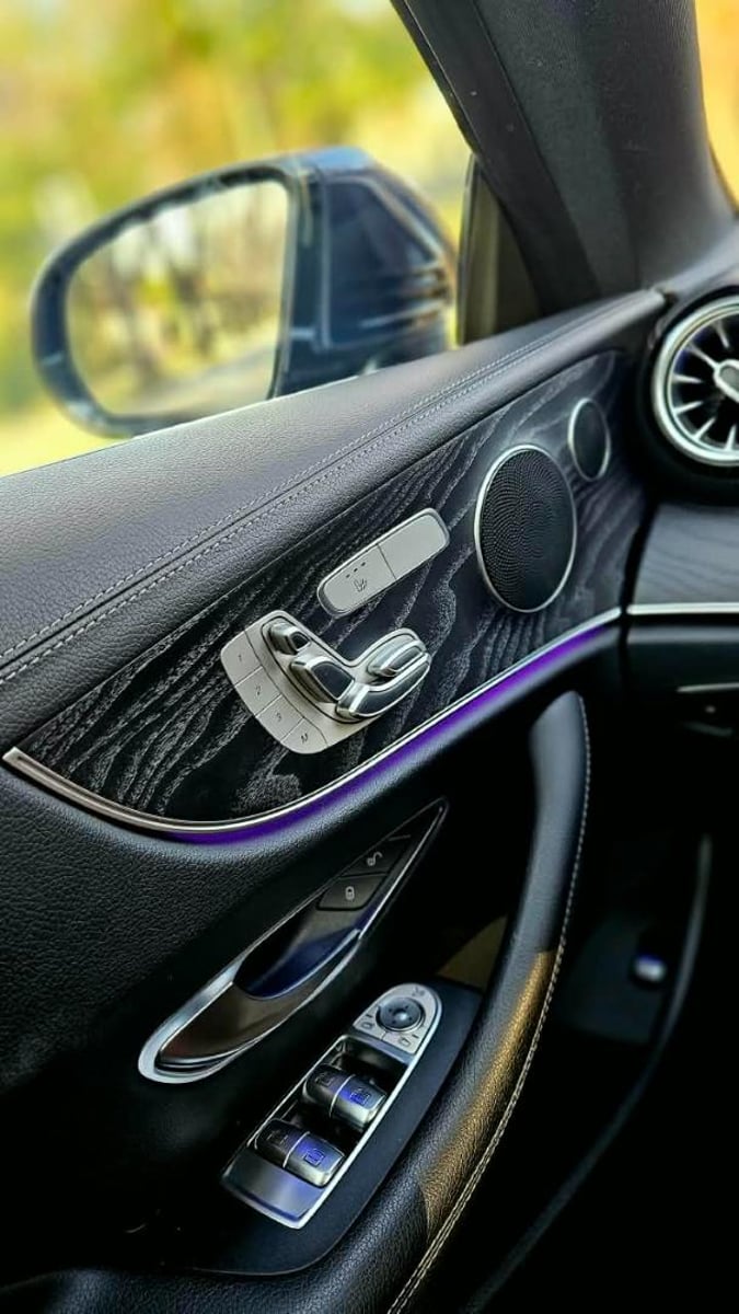 Mercedes-Benz E 300 COUPE 2020 - Imagen 19 de 19