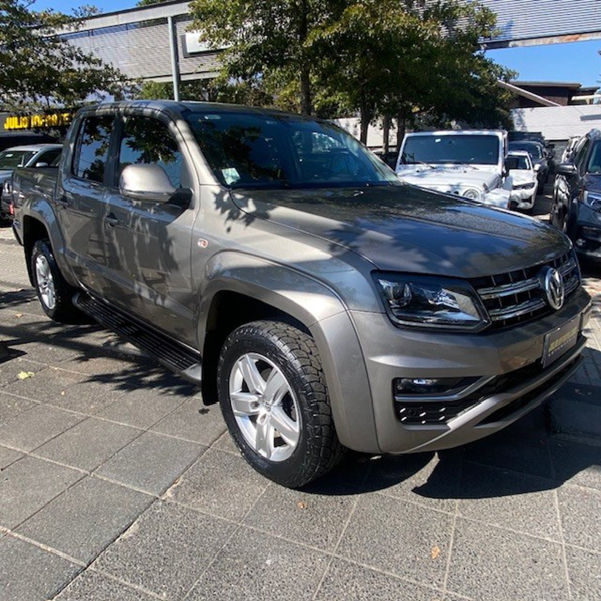 Volkswagen AMAROK HIGHLINE 4X4 2.0 AT Cuero, climatizador, perfecto estado 2019 - Imagen 5 de 10