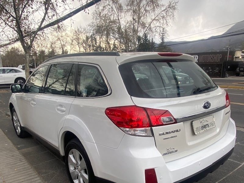 Subaru OUTBACK 2.5 AWD 2010 - Imagen 4 de 10