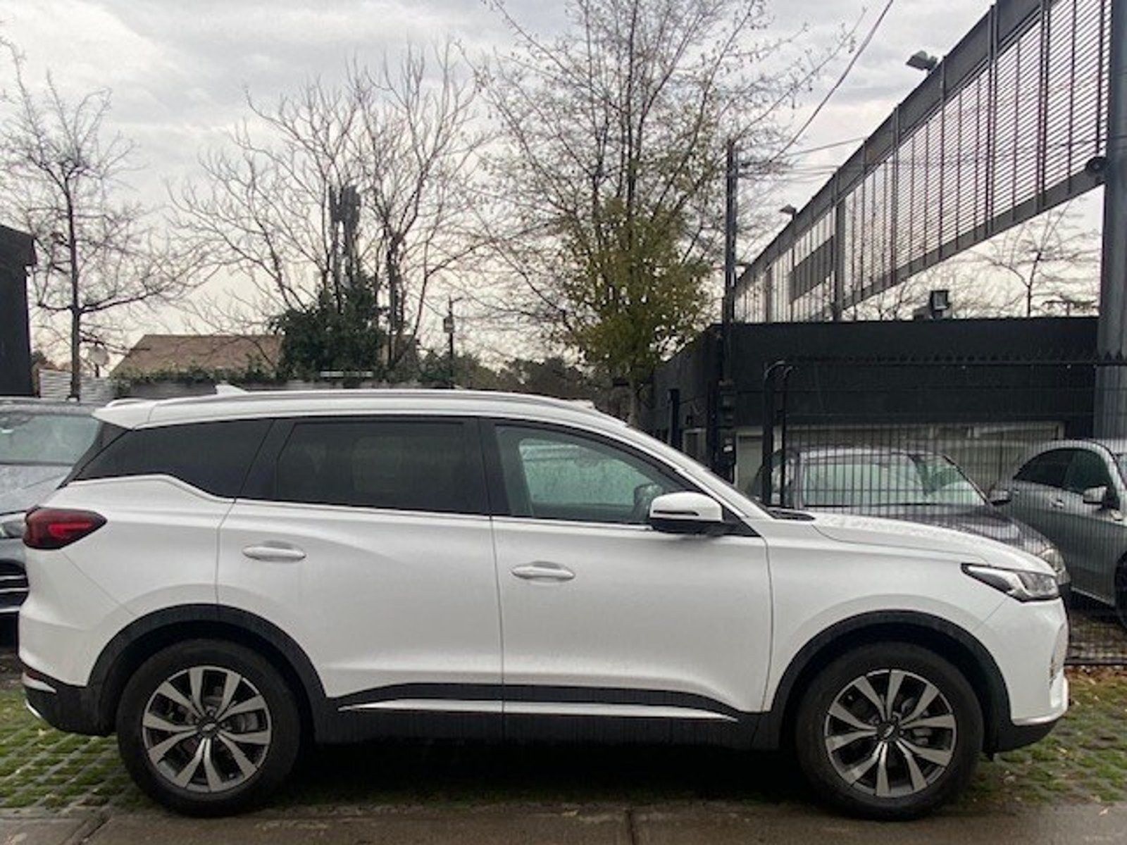 Chery TIGGO 7 PRO GLX CVT 1.5 Aut. 2023 - Foto 2 de 7